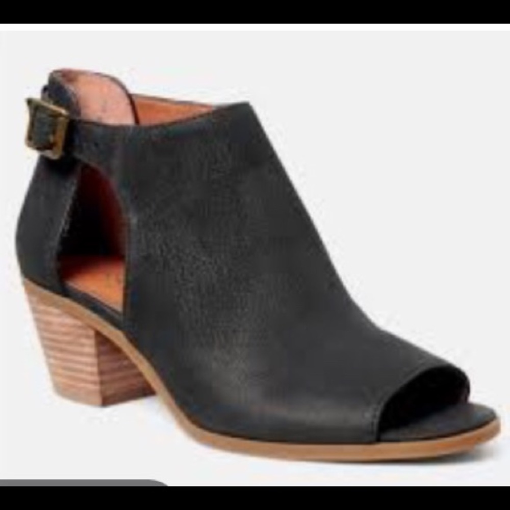 Like new Lucky brand barimo peep toe booties